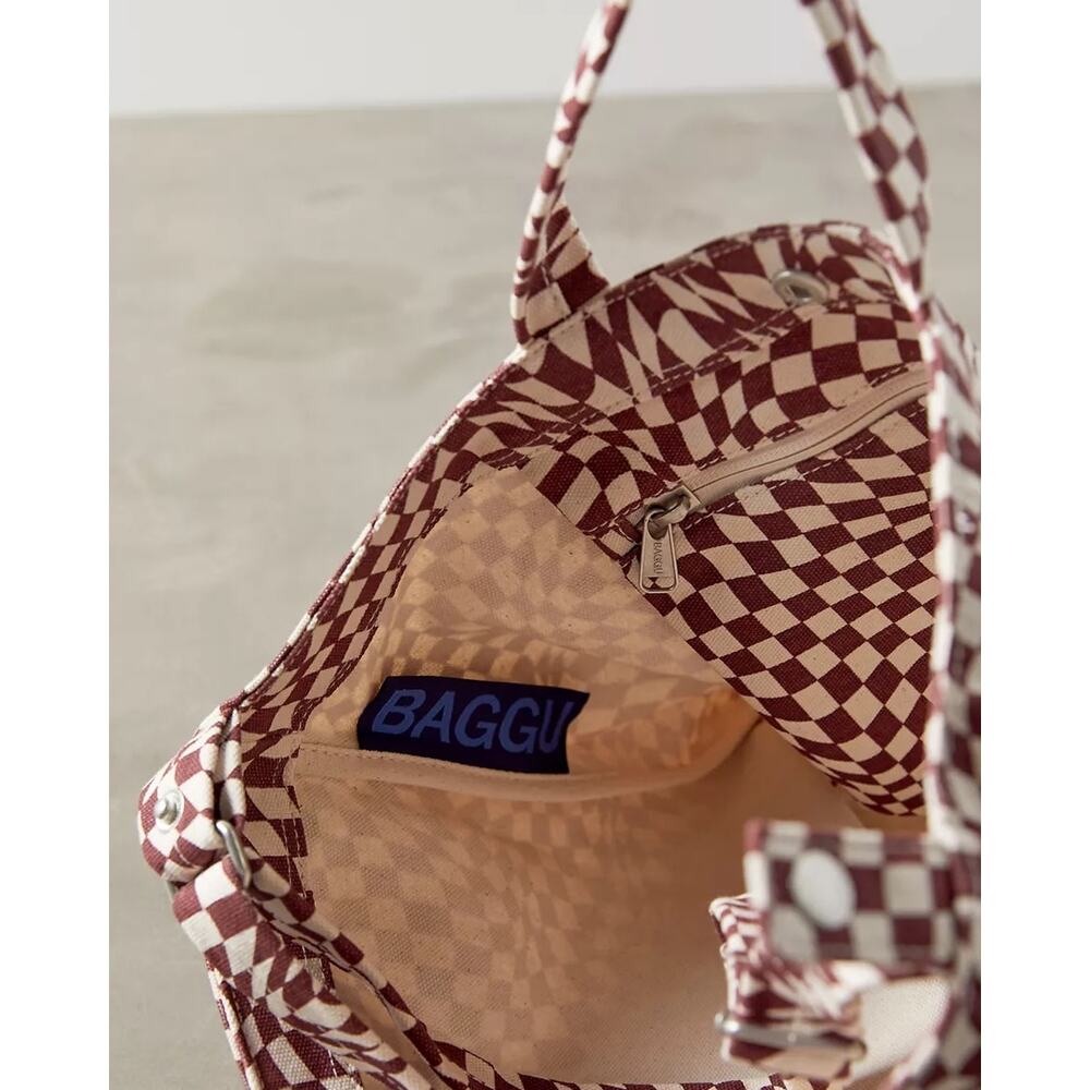 BAGGU Horizontal Duck Bag Trippy Checker Maroon Ivory Print Wearable Art Modern - Picture 4 of 8